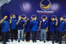 Empat eks politikus PSI dan PDIP Surabaya resmi gabung ke Nasdem