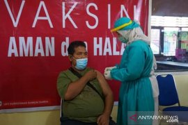 Dinkes : 42 pedagang di Dharmasraya sudah suntik vaksin COVID-19