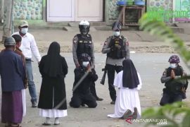 Milter Myanmar gunakan taktik tempur lawan pengunjuk rasa