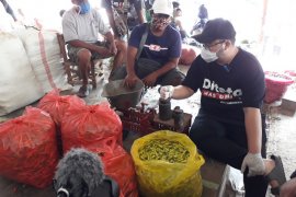 Bupati Kediri pantau harga cabai di Pasar Induk Pare