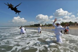 Upacara Melasti jelang Nyepi