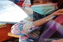 Ibu melahirkan di Pulau Aceh dirujuk ke RS gunakan perahu nelayan