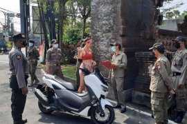 367 WNA di Bali didenda karena langgar prokes