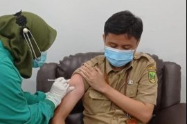 4.440 petugas publik Batam terima vaksin COVID-19