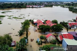 Banjir di  Makassar Page 1 Small