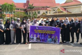 KPPI Riau berbagi nasi kotak di Jumat berkah