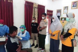 Wabup pantau vaksinasi ASN dan THL Pemkab Batola