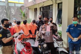 Polisi tangkap empat pencuri sepeda motor