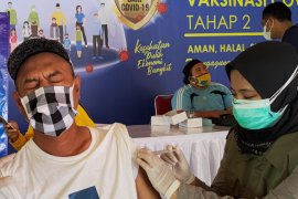 Angka kejadian ikutan pascavaksin COVID-19 di Tulungagung menurun