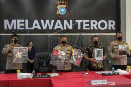 Pengungkapan Kasus Teror Di Pekanbaru Page 2 Small