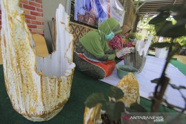 Kerajinan pot dari limbah kain