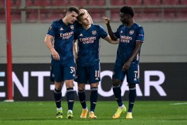 Arsenal menang 2-1 lawan 10 pemain Spurs dalam derbi London