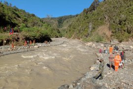 Tim SAR lanjutkan pencarian Dirman hilang terseret arus sungai