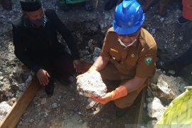 Bupati Malra: Hibah rumah ibadah bukti negara hadir bagi warga