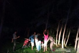 Polisi Mukomuko bubarkan kerumunan pemuda pesta miras