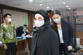 Edhy Prabowo belikan istrinya jam Rolex, hadiah ultah di Hawaii