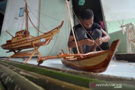 Kerajinan Dari Pelepah Salak