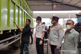 Kemenhub potong sasis truk "ODOL" di Cikarang