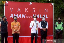 Presiden: Vaksinasi dengan cara "drive thru" bisa dicontoh daerah lain