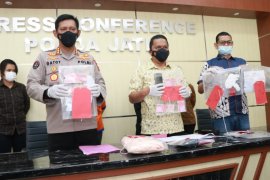 Polda Jatim ciduk penyedia layanan prostitusi di tempat karaoke Blitar