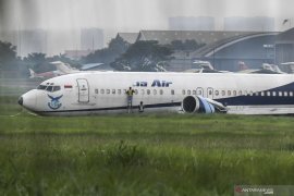 Halim Perdanakusuma's operations halted after plane veers off runway