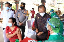 Gubernur Bali apresiasi inovasi vaksinasi "zona hijau" libatkan OPD