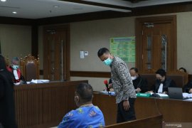 Ajudan ceritakan respons Juliari Batubara saat pejabat Kemensos kena OTT