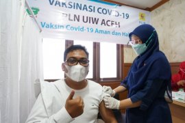 Dukung vaksinasi dan optimalkan pelayanan publik, PLN Vaksinasi Ratusan Pegawai di Aceh