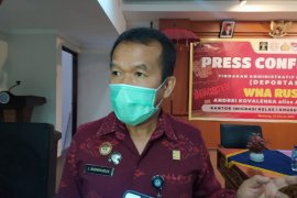 WN Australia viral iklankan yoga berbau seks tak dideportasi