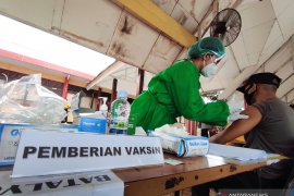 Survei: Warga DKI Jakarta tertinggi tolak vaksin COVID-19, Jateng terendah