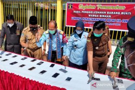 Lapas Curup sita dan musnahkan barang terlarang