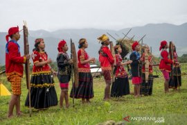 Budaya Linggona Lipu Adat Betho di Poso Page 2 Small