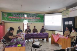 Kejari Balangan berikan penyuluhan hukum kepada perangkat desa