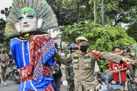 Pengamen ondel-ondel di Depok akan  ditindak tegas