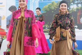 Dekranasda Pontianak luncurkan busana corak insang baru "Coron Eon"