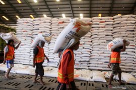 Bulog Jatim jamin pasokan beras aman selama Ramadan dan Lebaran