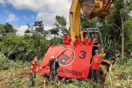 DPC PDI P Sekadau gusur lahan untuk sekretariat