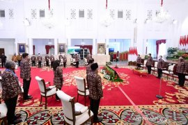 Presiden mewajibkan bupati gunakan produk lokal untuk proyek pemerintah