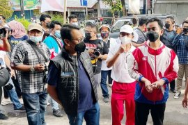 Cegah penularan COVID, Jamkrindo serahkan 45 wastafel portabel