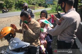 Tekan penyebaran COVID-19, Pemkab - Polres Tapsel gencar razia masker