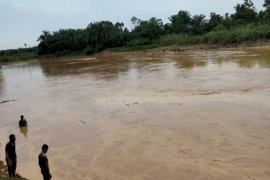 Dinas terkait sudah ambil sample air sungai Batang Serangan Langkat