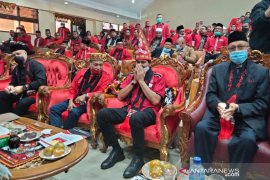 Wali Nanggroe Malik Mahmud  juga hadiri raker DPA di Takengon