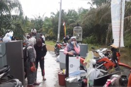 Puluhan rumah di Tangkerang Labuai kebanjiran, warga minta Sungai Sail dikeruk