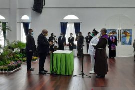 Anton Toni Mote resmi dilantik sebagai Penjabat Bupati Nabire