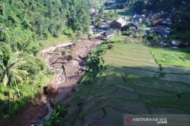 Tim BPBD Sumedang telusuri penyebab banjir bandang di Citengah