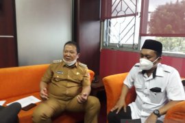 Bupati Jember akhirnya serahkan dokumen KUA PPAS APBD 2021 ke DPRD