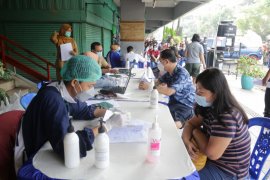 30 "pasar krempyeng" di Kota Surabaya gelar vaksinasi COVID-19