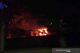 Tinggal satu titik kobaran api di Kilang Balongan Pertamina