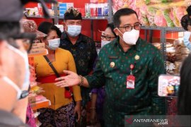 Bupati Tabanan buka "BUMDes Mart" (video)