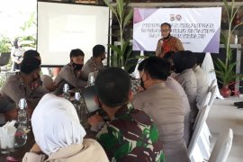 Pelatihan Humas Polda NTB, Kabiro LKBN ANTARA NTB beri materi "public speaking"